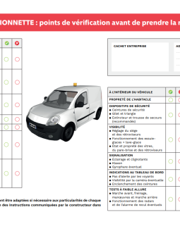 Je vérifie la camionnette avant de prendre le volant